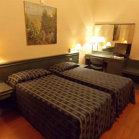 فندق Hotel Centrale 2*