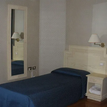 Hotel Centrale فندق