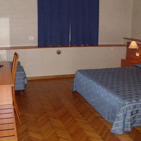 Hotel Centrale فندق بولونيا