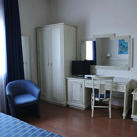 Hotel Centrale فندق 2*