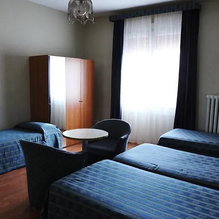 Hotel Centrale فندق