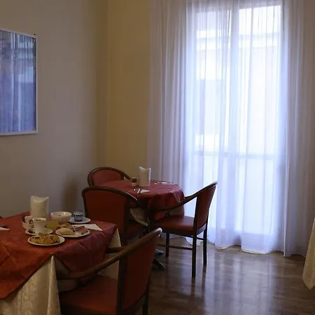 Hotel Centrale فندق