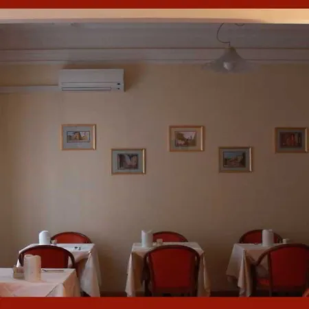 فندق Hotel Centrale