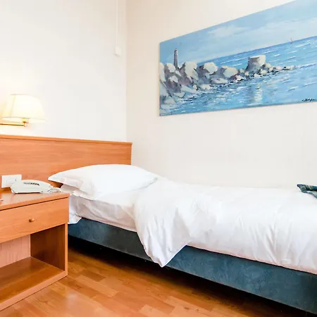 Hotel Centrale فندق 2*