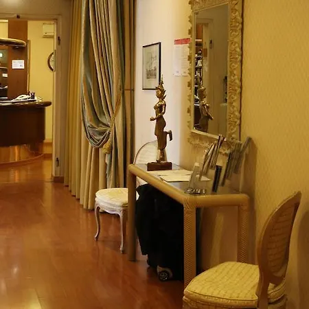 Hotel Centrale فندق بولونيا